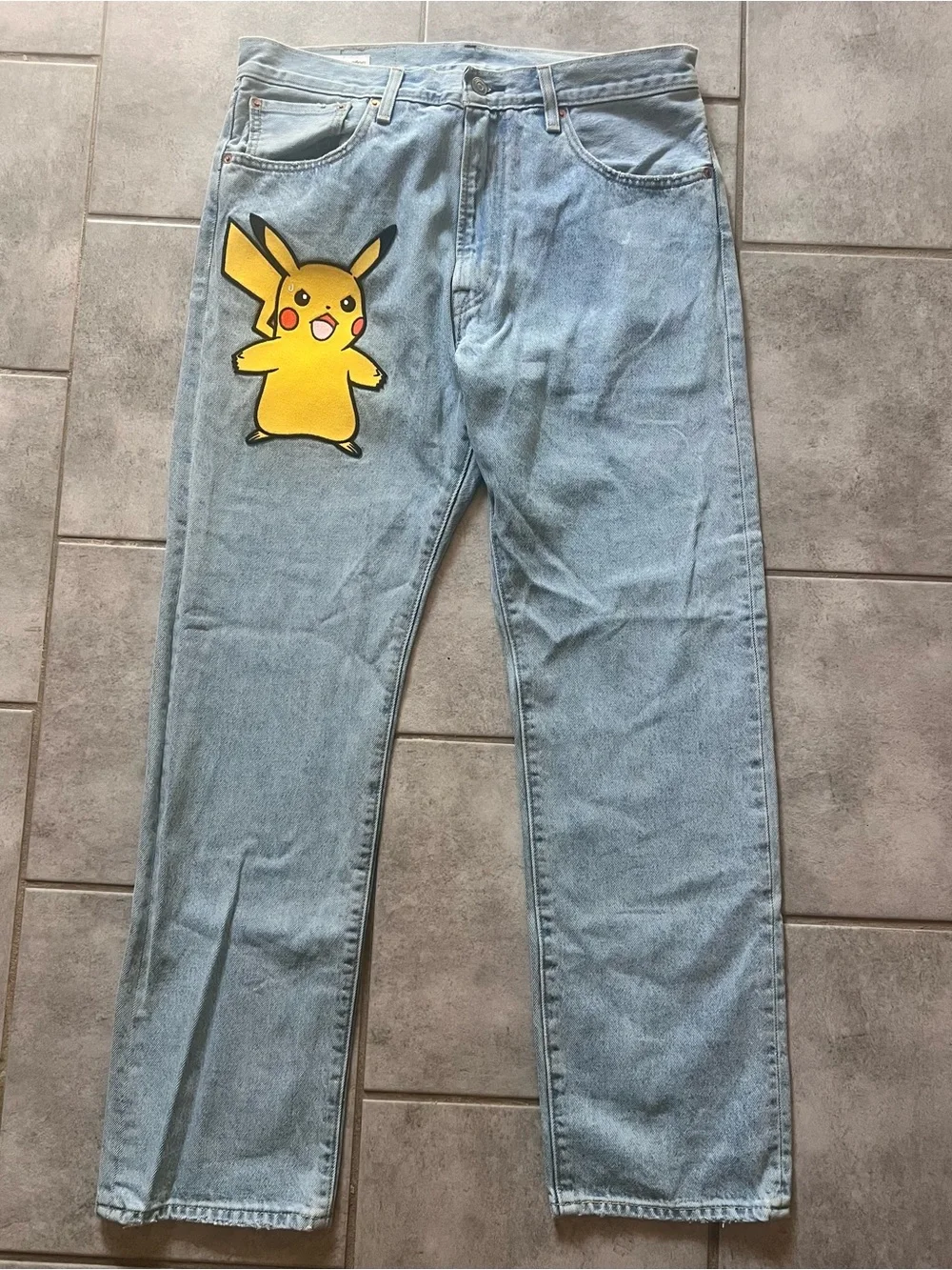 Levis x Pokemon Pikachu 551 Z Authentic Straight Jeans Men's Sz 33 x 32 Rare New - Picture 1 of 5